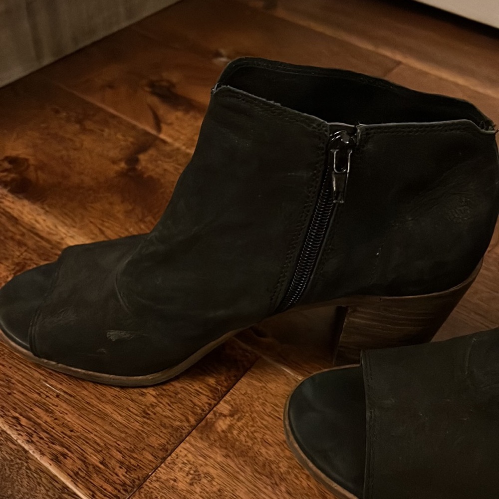 Lucky brand booties - Picture 2 of 8